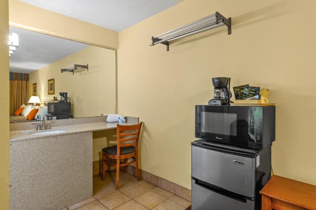 Apartment Beachfront Studio With Heated Pool North Myrtle Beach