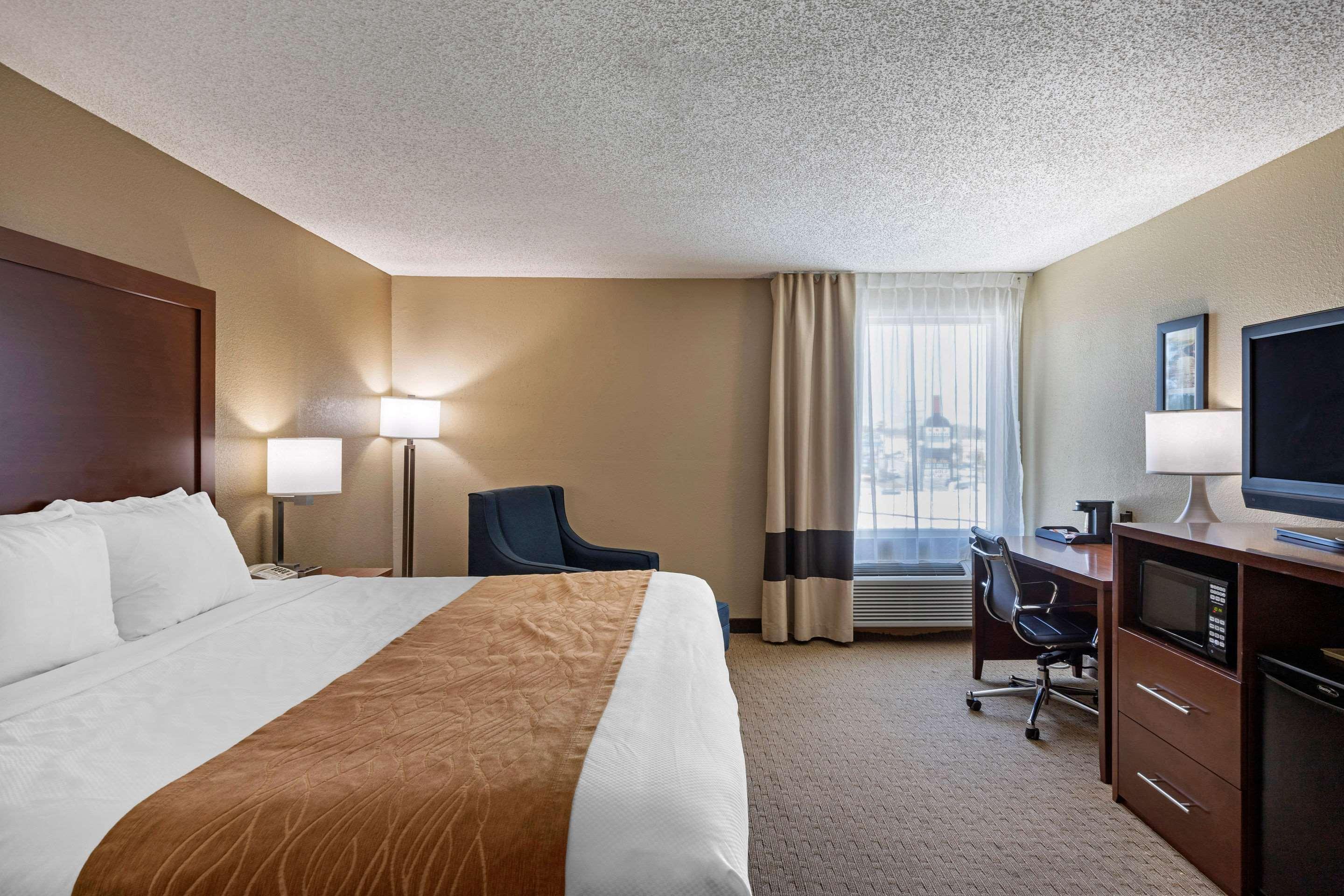Comfort N Myrtle Barefoot Landing 2* North Myrtle Beach