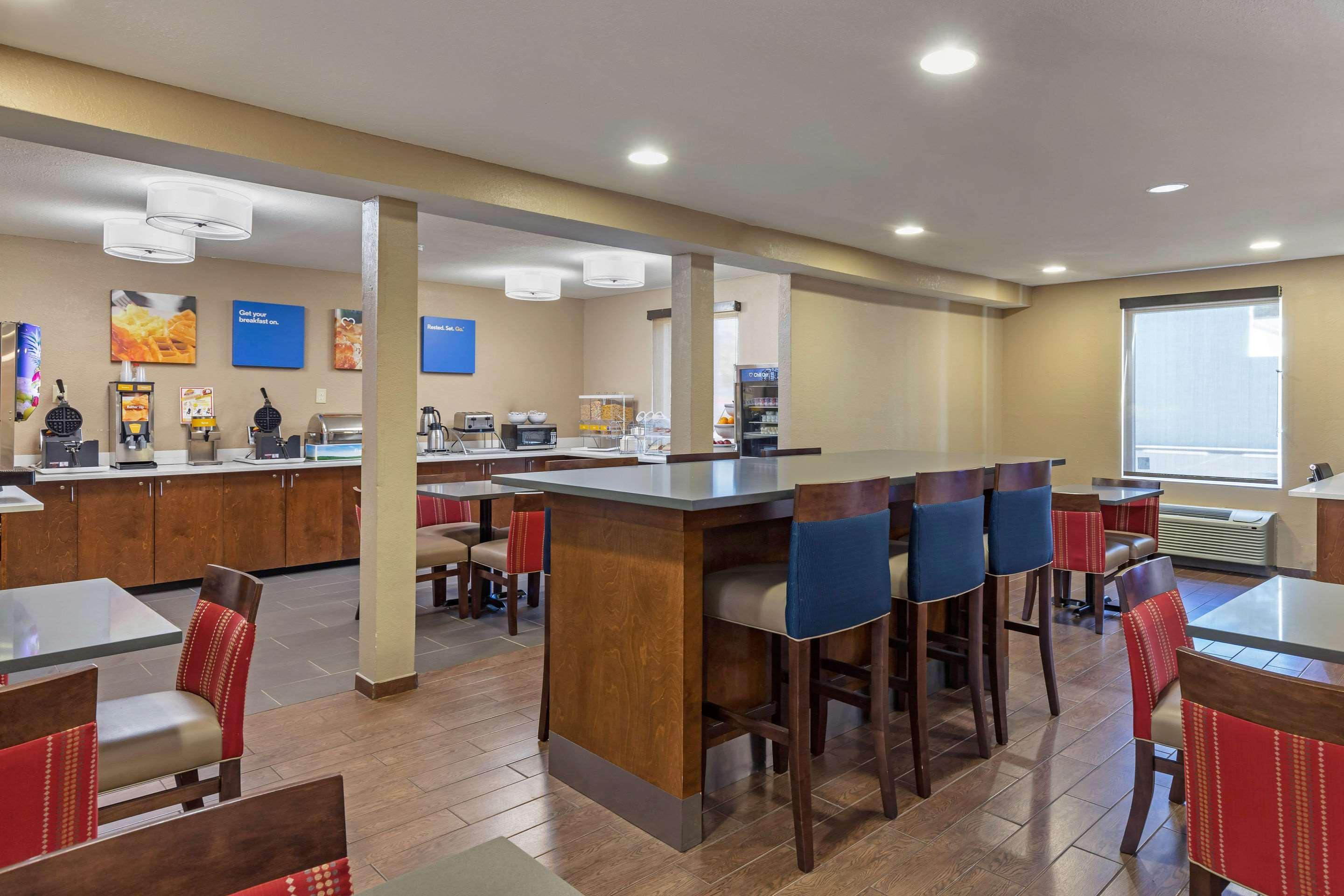 Comfort N Myrtle Barefoot Landing Inn North Myrtle Beach