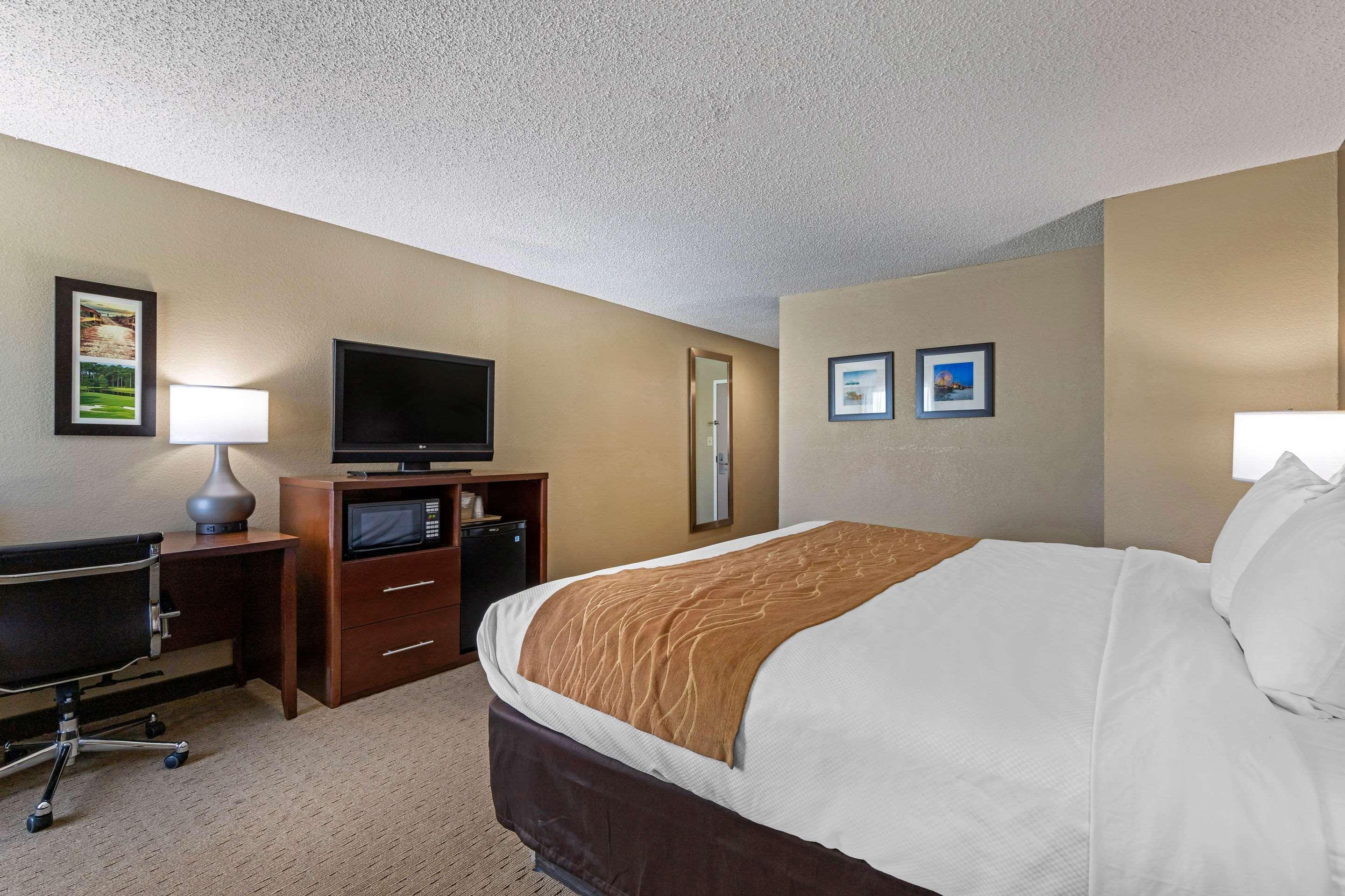 Comfort N Myrtle Barefoot Landing 2* North Myrtle Beach