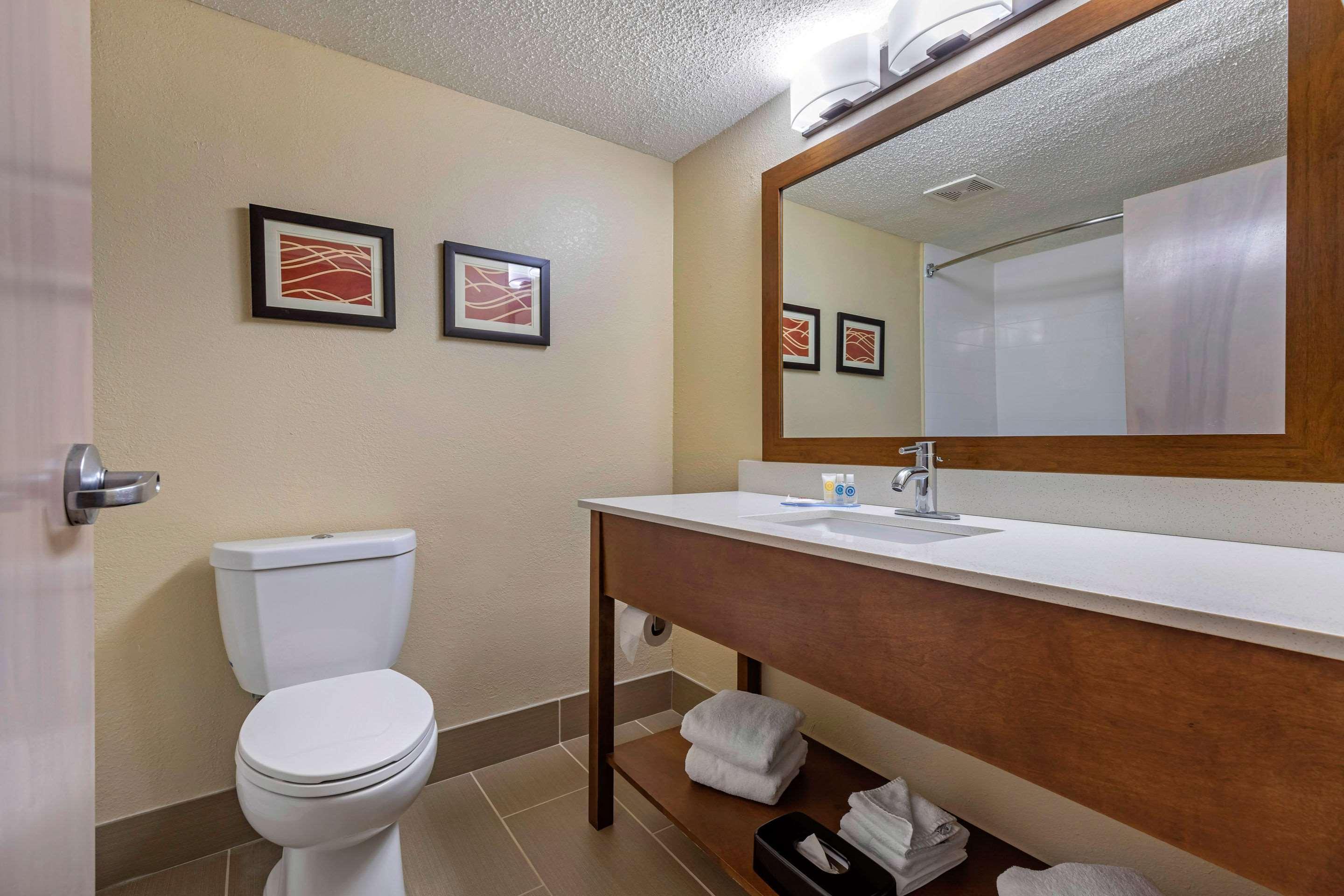 Inn Comfort N Myrtle Barefoot Landing