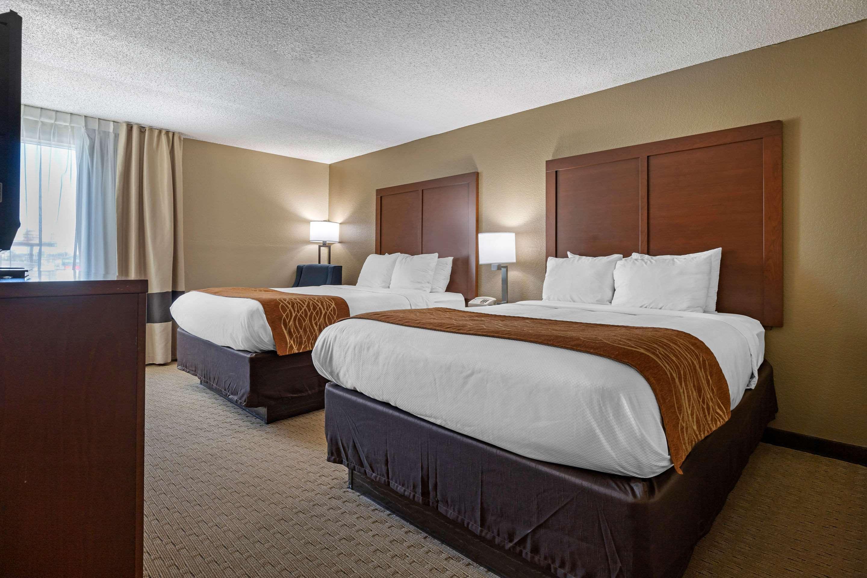 Comfort N Myrtle Barefoot Landing Inn 2*