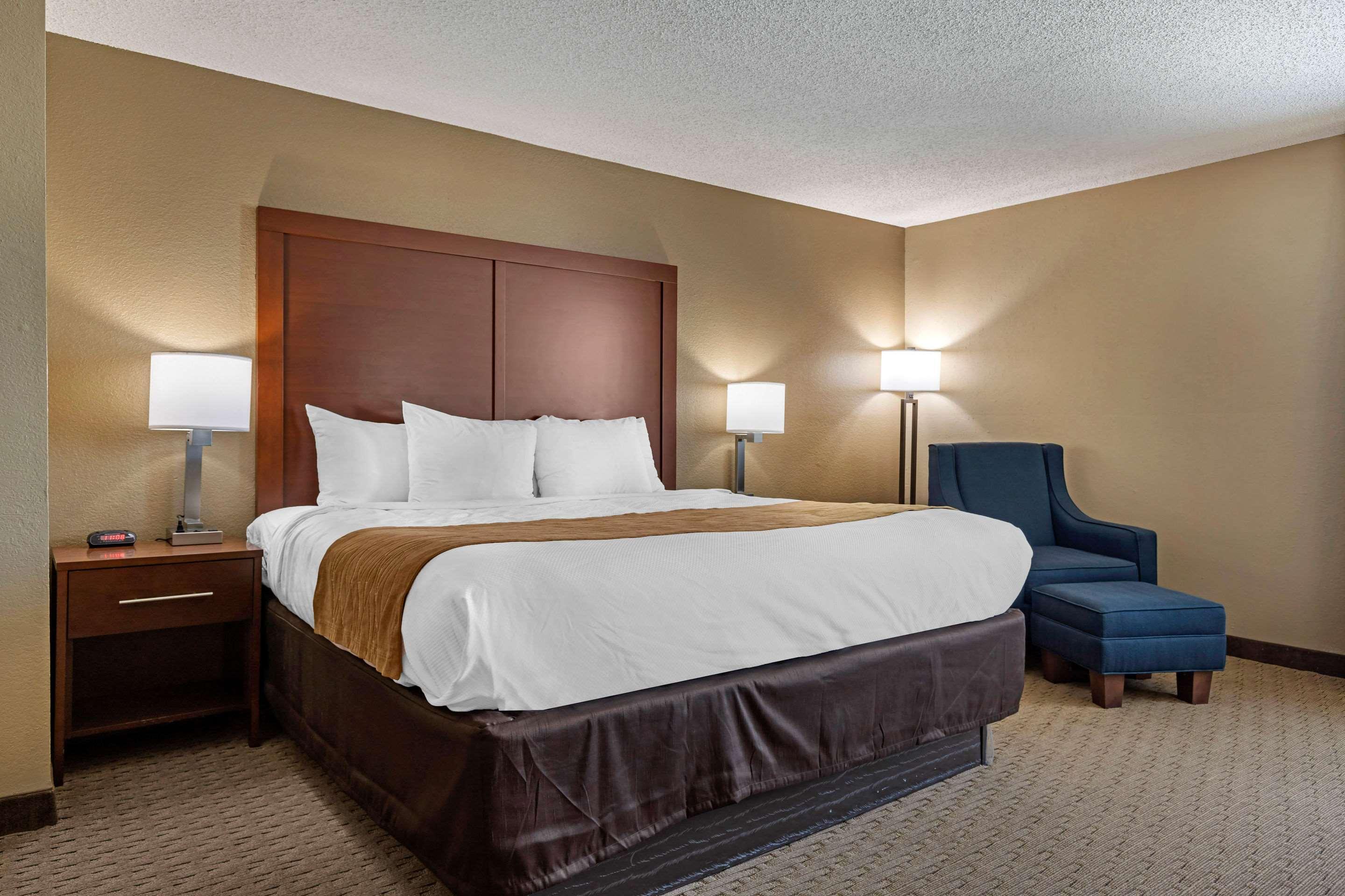 Comfort N Myrtle Barefoot Landing 2* North Myrtle Beach