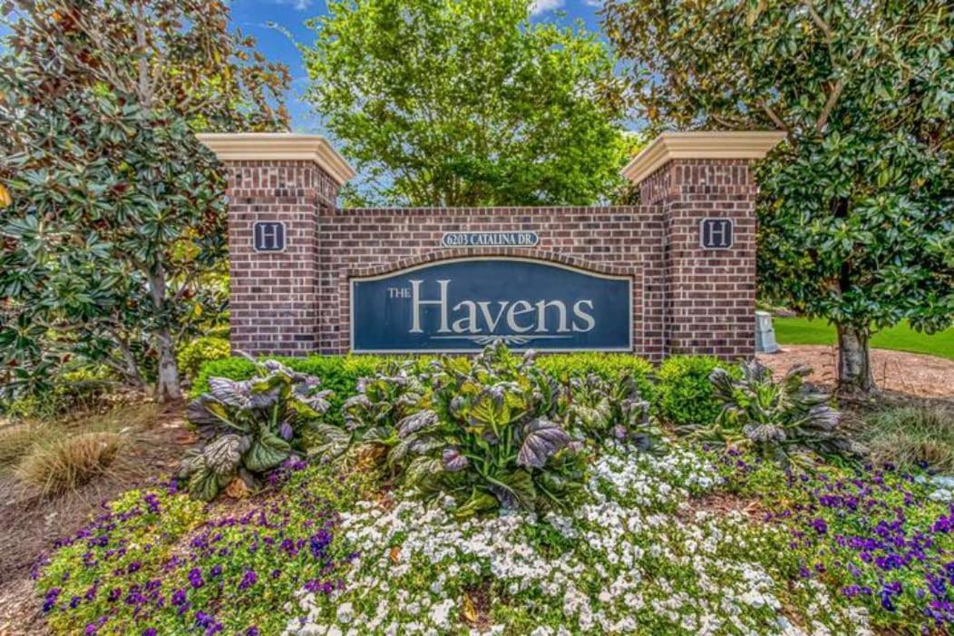 Barefoot Haven At Barefoot & Golf - 3rd Floor- Close To Everything Holiday home