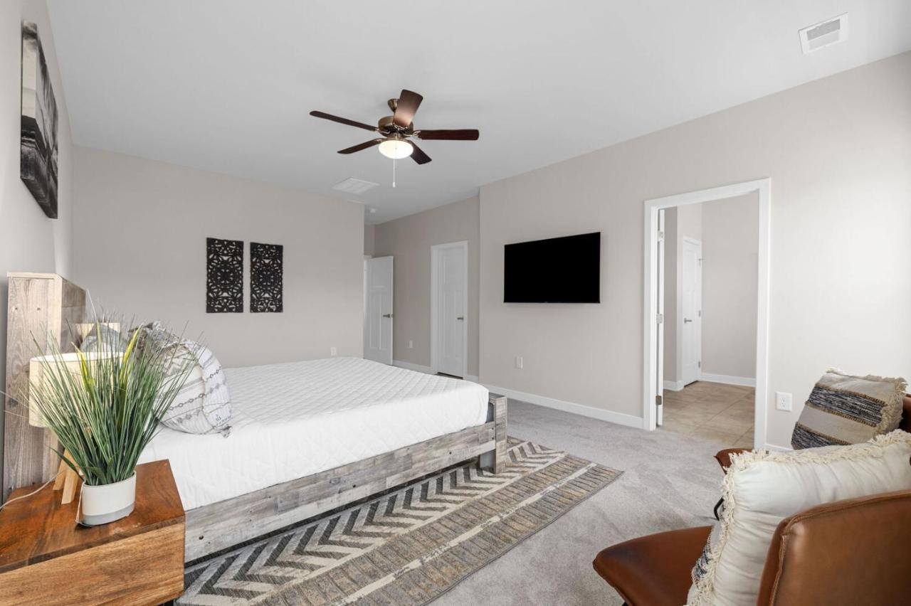 Luxurious 3 Story Townhome! The Dye At Barefoot 402- Sleeps 12! Holiday home