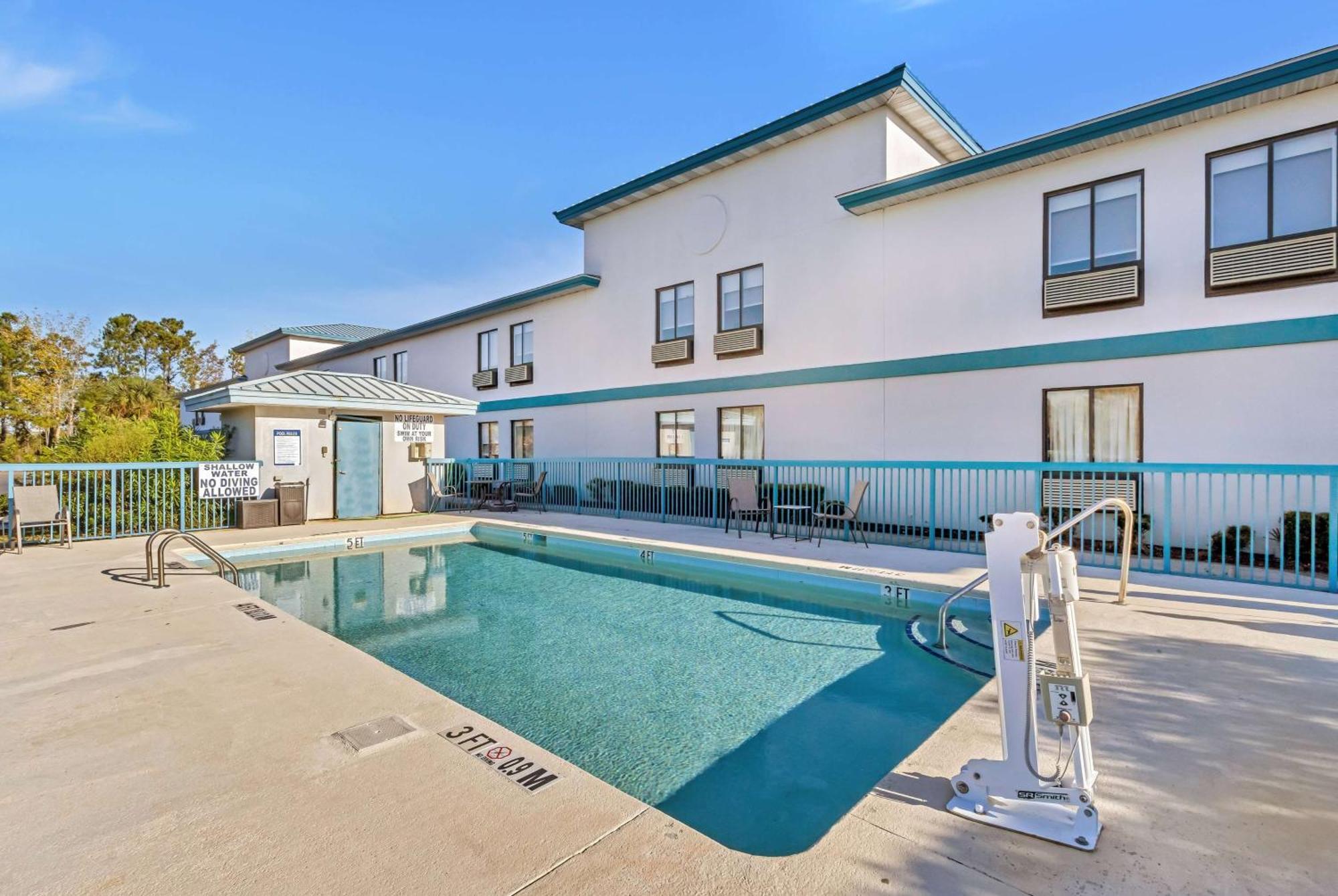 Baymont By Wyndham North Myrtle Hotel 2*