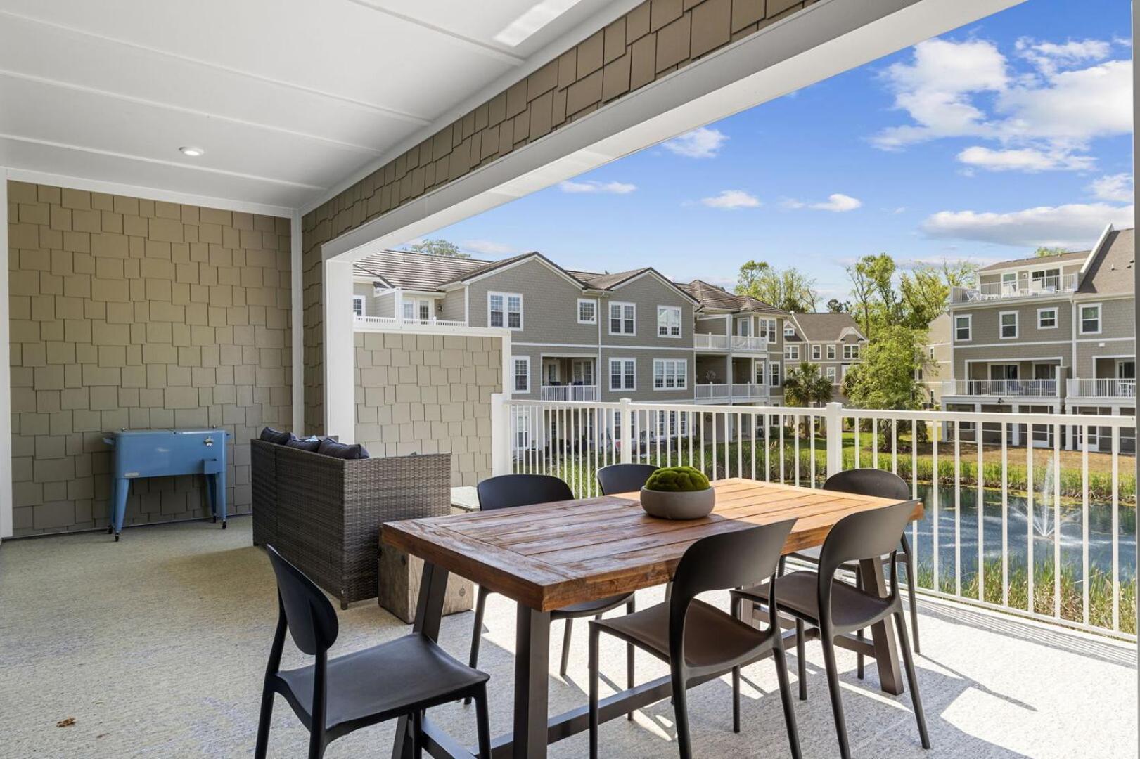 Luxurious 3 Story Townhome! The Dye At Barefoot 402- Sleeps 12! Holiday home North Myrtle Beach
