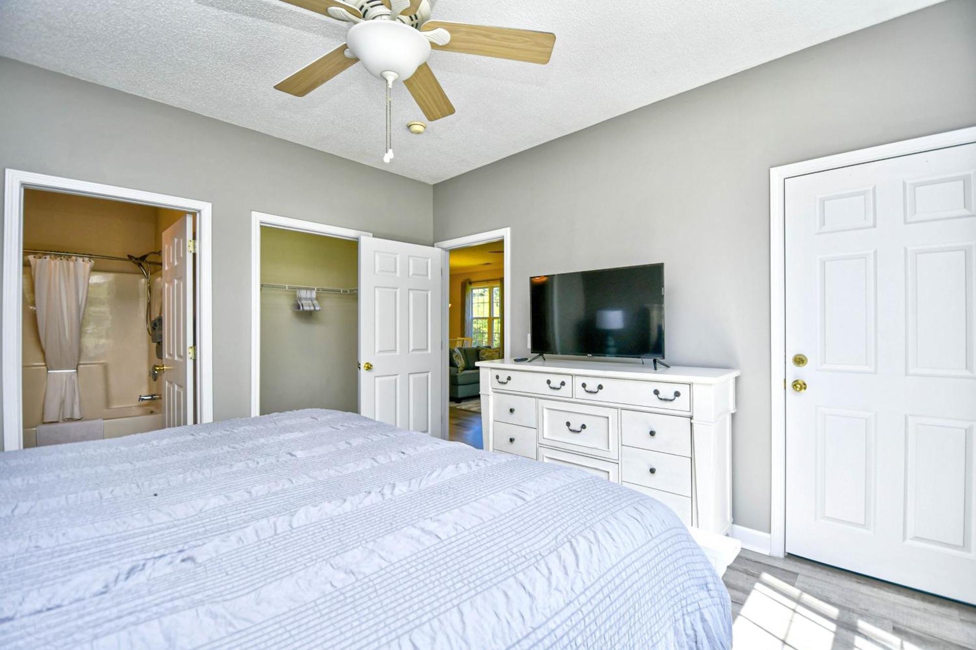 Apartment Serene Getaway At Arbor Trace In Barefoot Resort, North Myrtle North Myrtle Beach