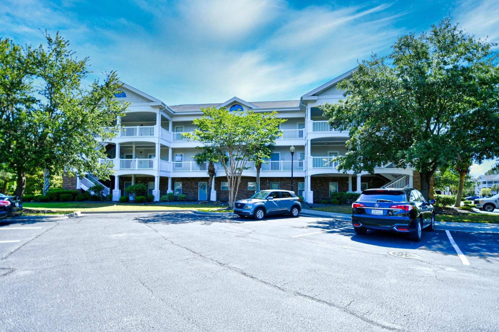 Serene Getaway At Arbor Trace In Barefoot Resort, North Myrtle Apartment