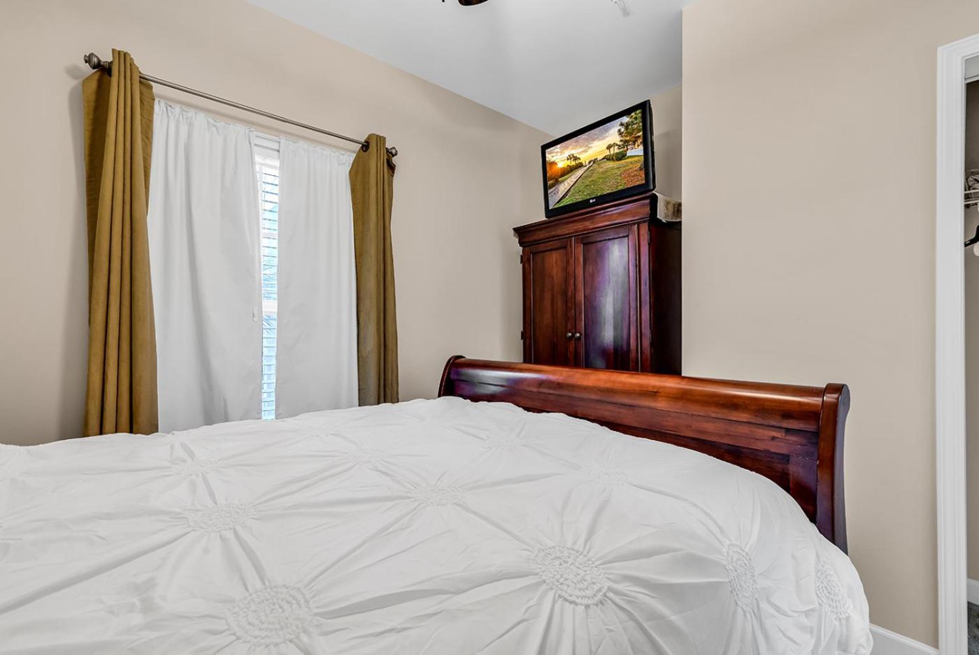 Barefoot Landing Aparthotel *