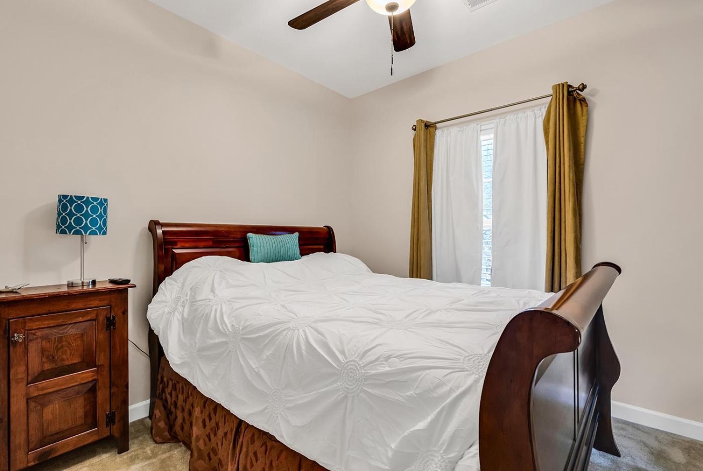Barefoot Landing Aparthotel