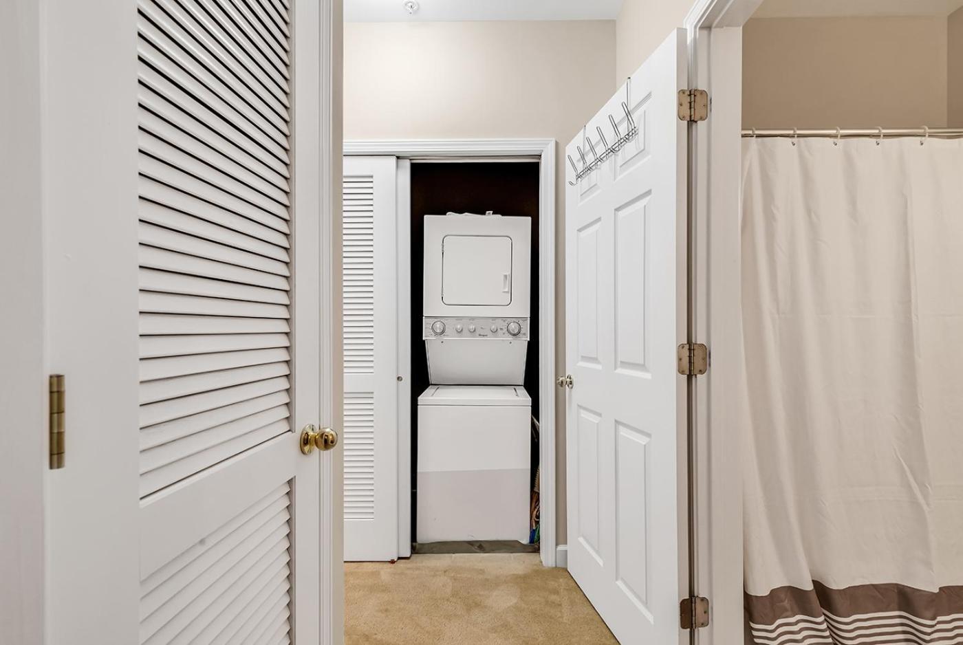 Barefoot Landing Aparthotel