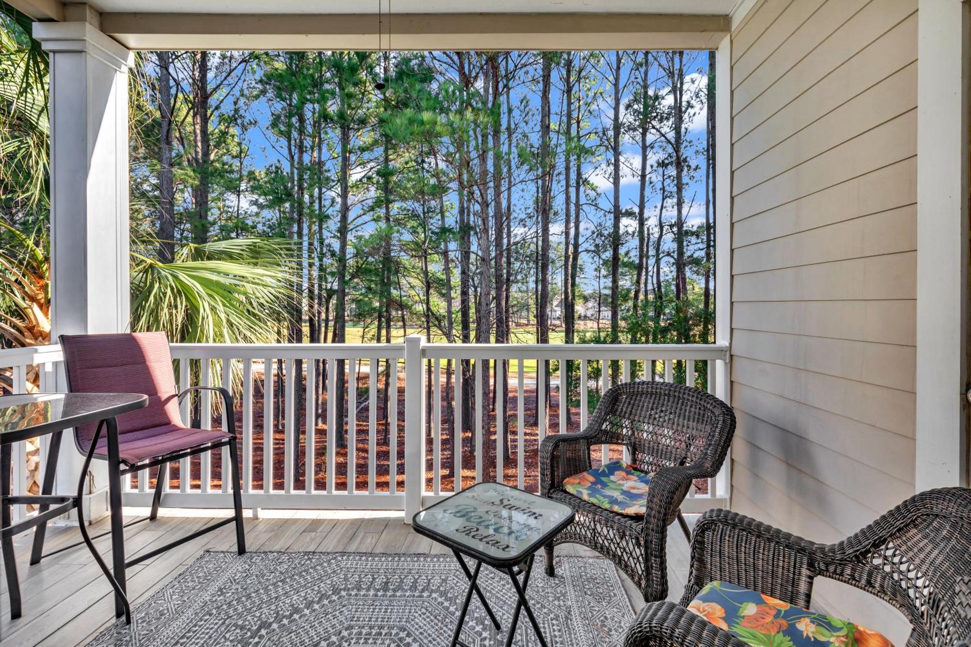 Yellow Daisy & Escape Apartment North Myrtle Beach