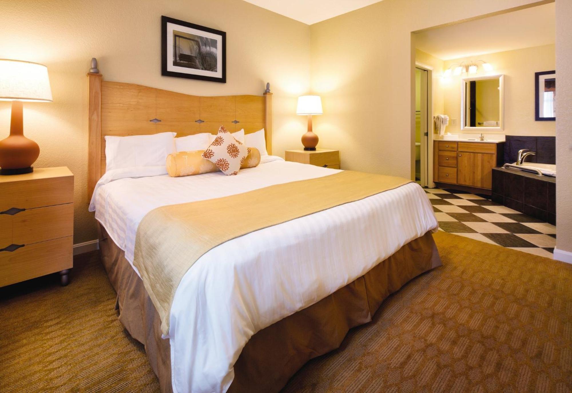 Aparthotel Club Wyndham Beachfront *