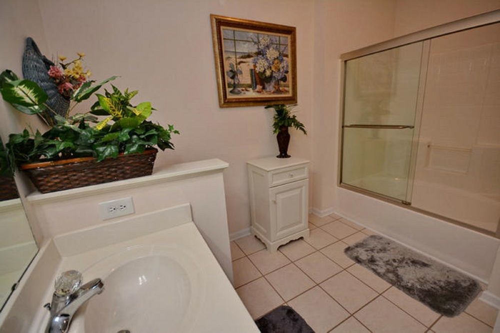 Units At Fairway Oaks By Elliott 3*