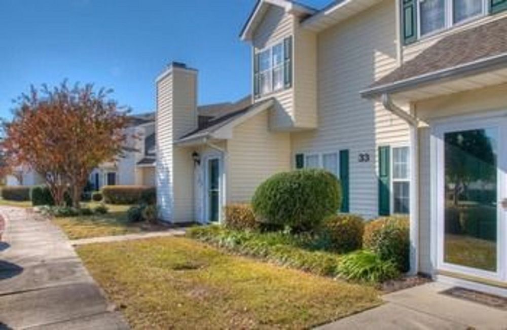 Units At Fairway Oaks By Elliott 3*