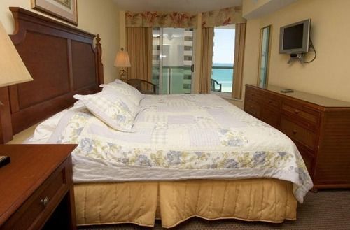 Hotel Units At Malibu Pointe By Elliott
