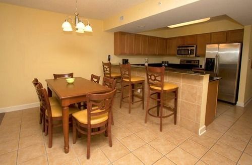 Units At Malibu Pointe By Elliott Hotel