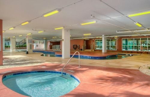 Units At Malibu Pointe By Elliott 3*