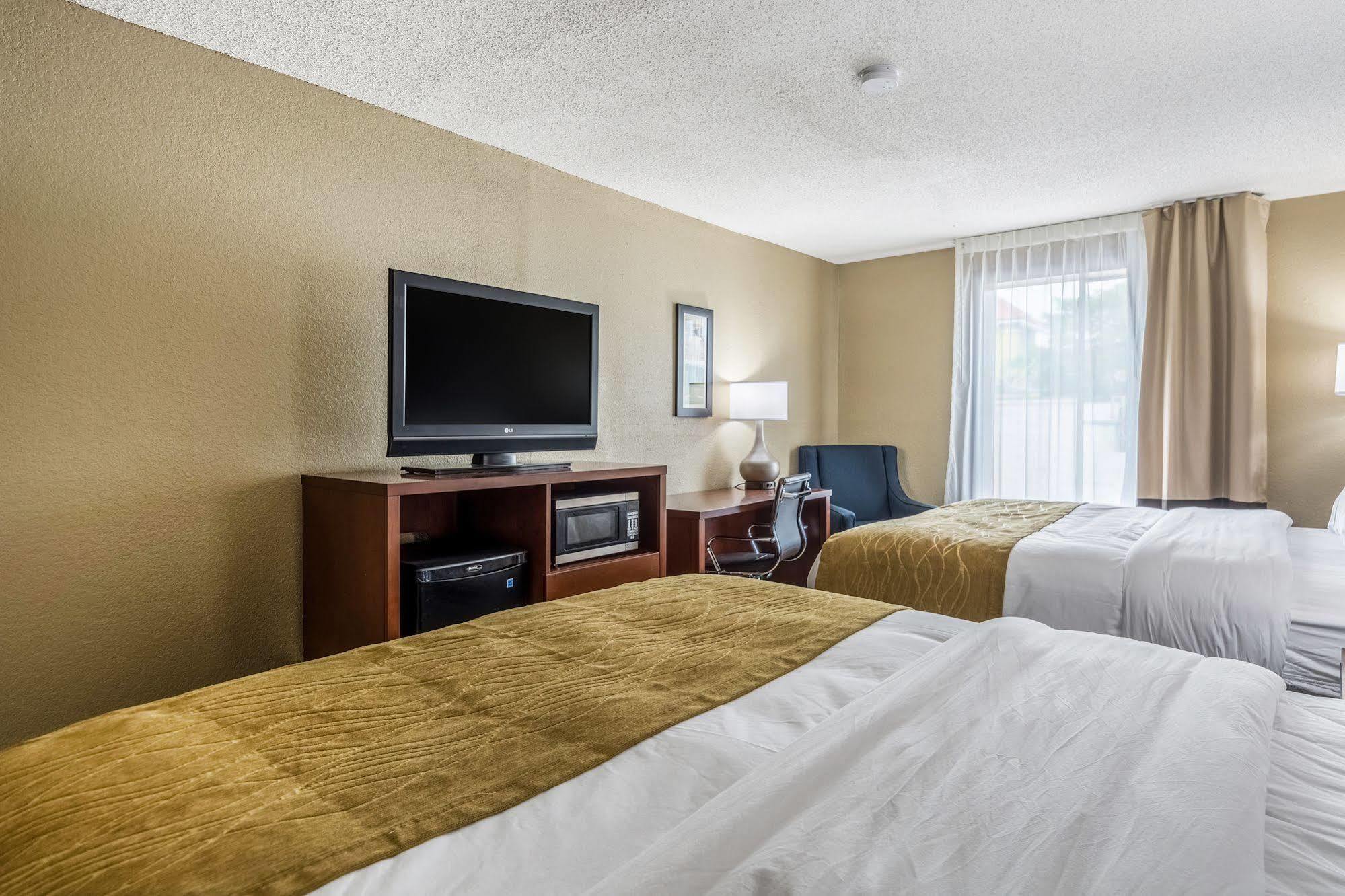 Comfort N Myrtle Barefoot Landing Inn 2*