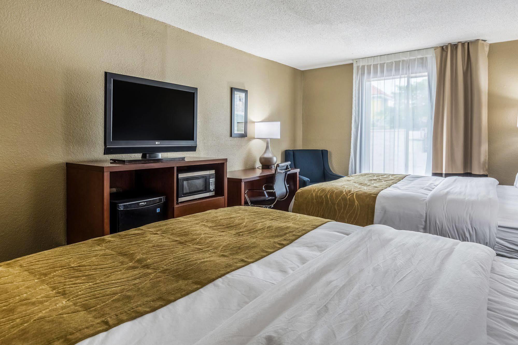 Inn Comfort N Myrtle Barefoot Landing 2*