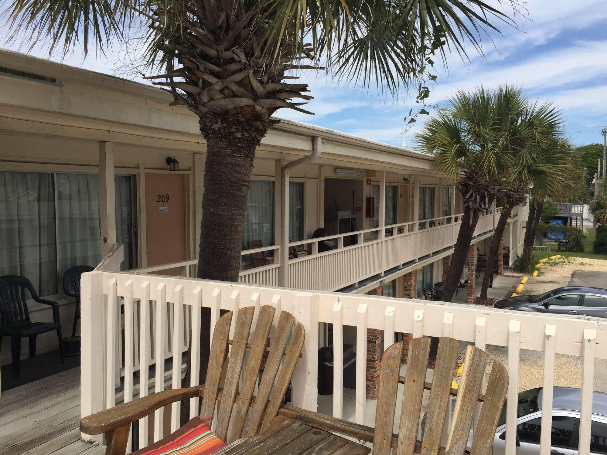 High Tide Motel 2*