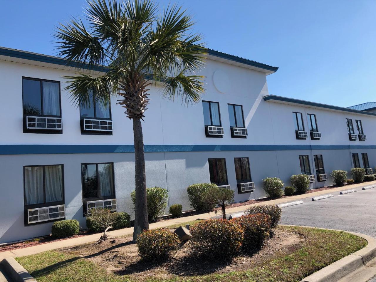 Baymont By Wyndham North Myrtle Hotel
