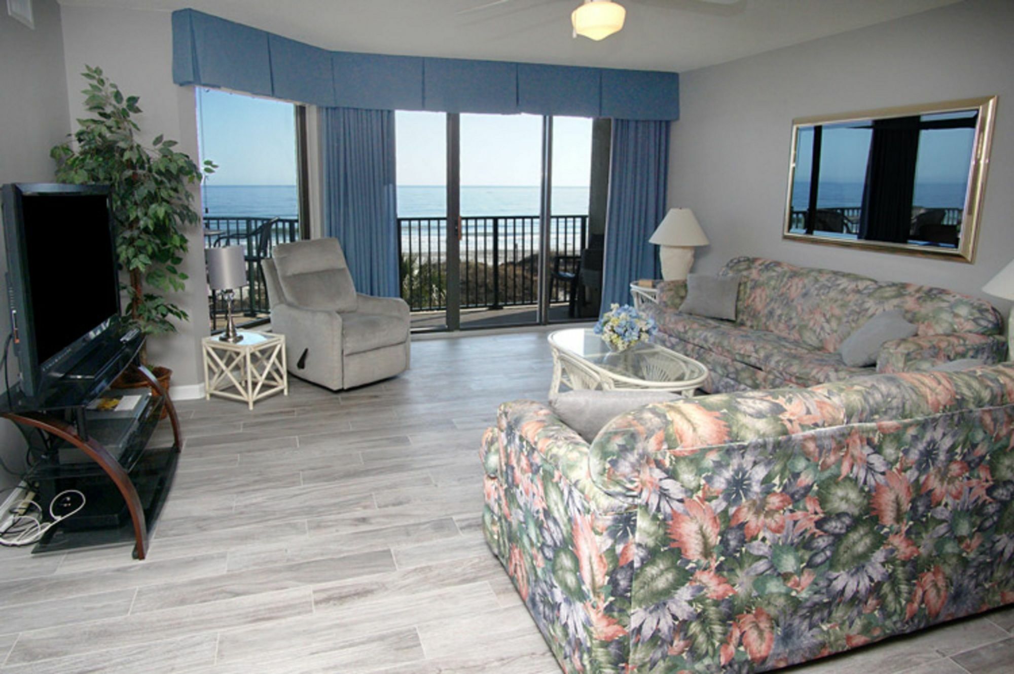 Units At Club Iii By Elliott Hotel