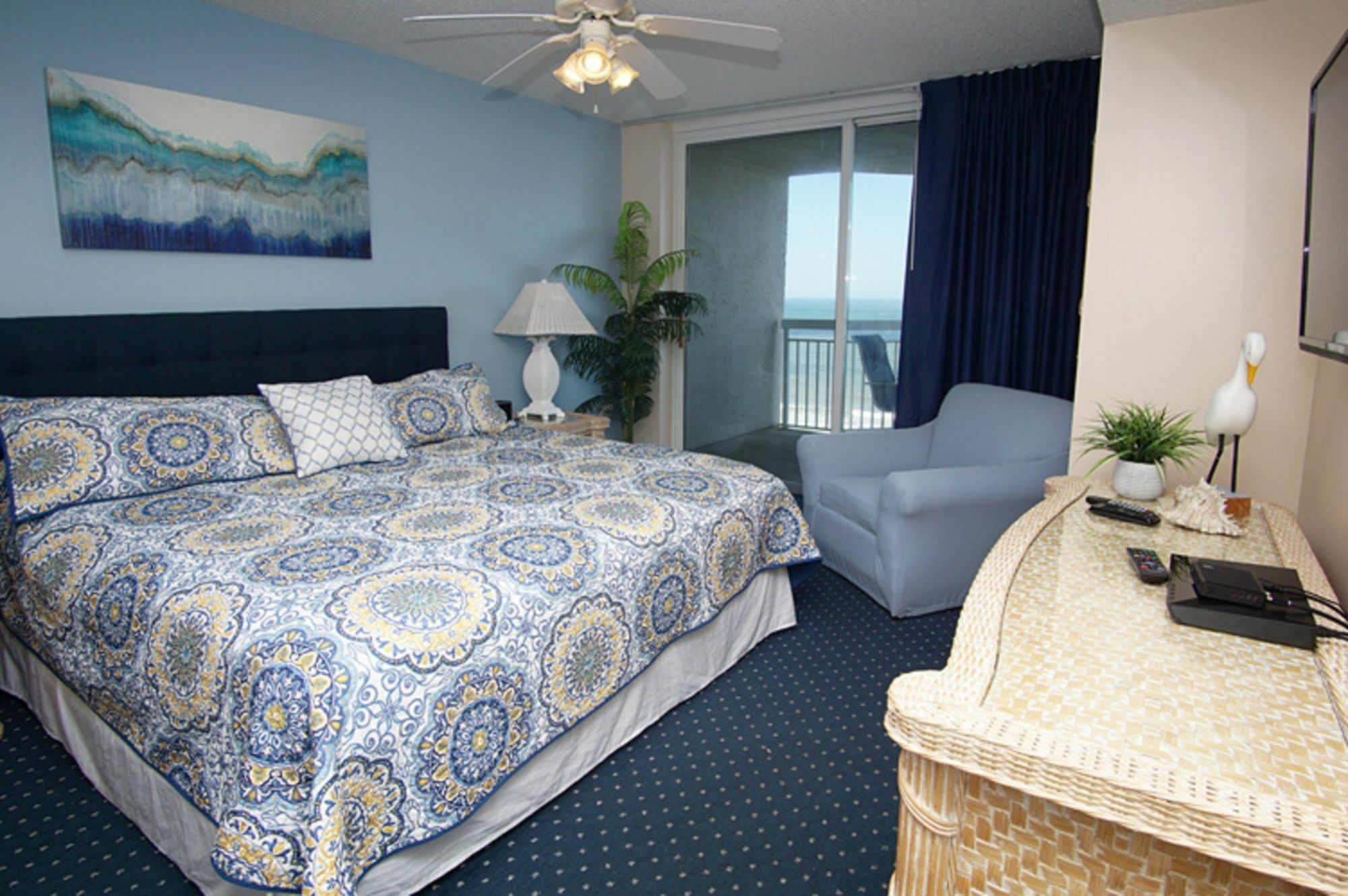 Hotel Units At Crescent Shores By Elliott