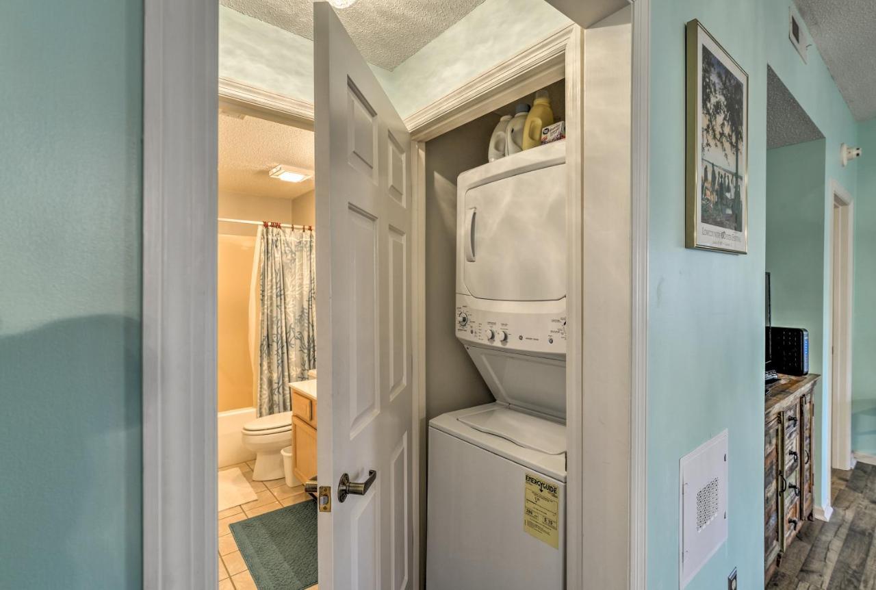 Apartment With Porch 1 Mi To North Myrtle Beach!