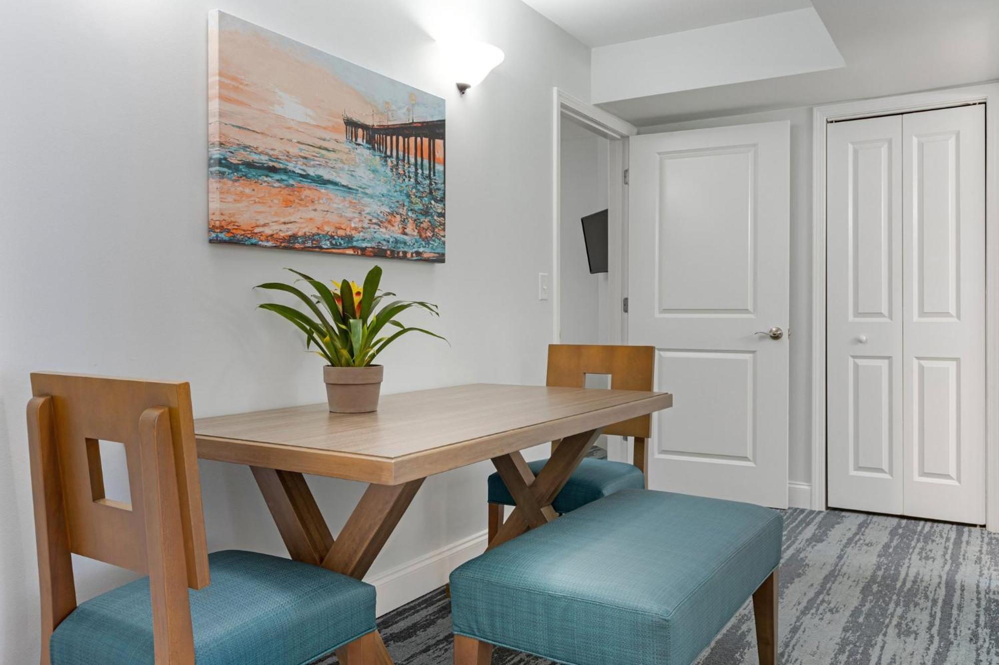 Resort Club Wyndham Towers On The Grove 4*