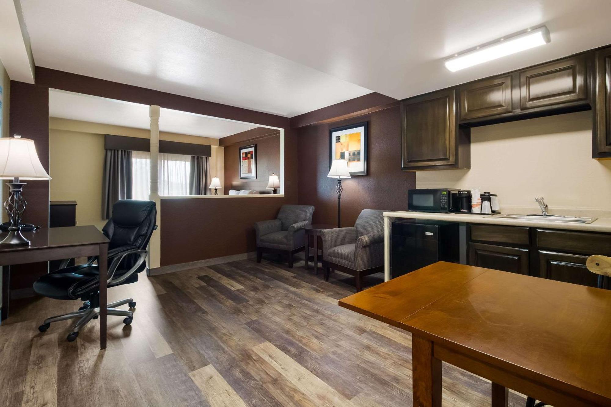 Quality & Hotel