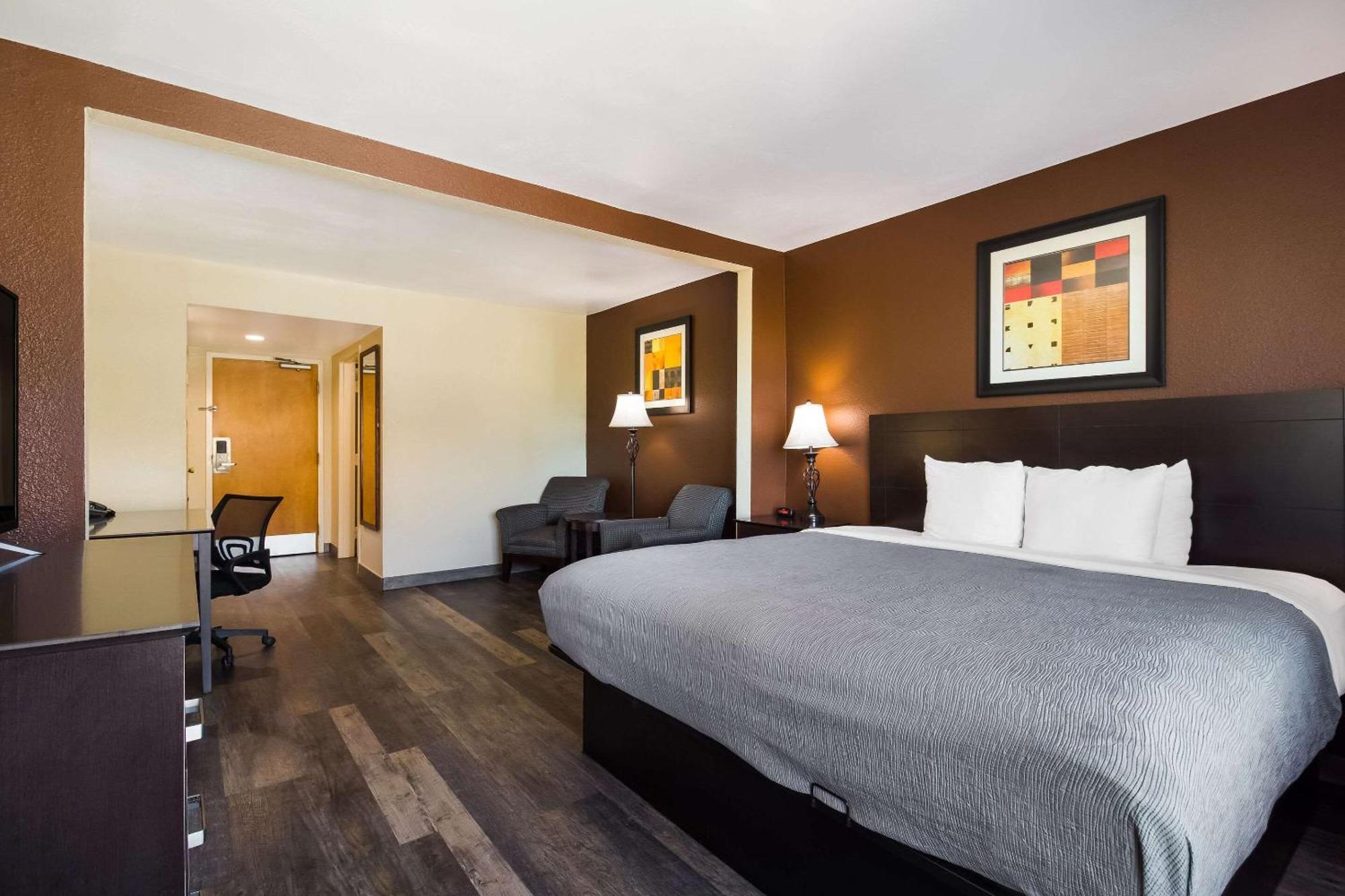 Quality & Hotel 3*